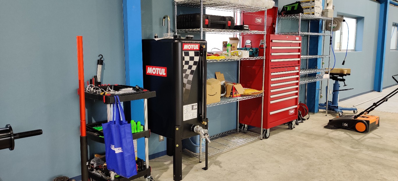 MOTUL エンジンオイルタンク チェッカーフラッグ